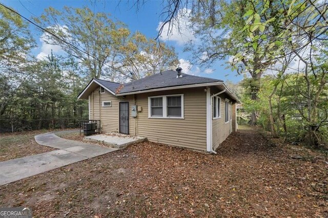 view of front of house featuring a patio