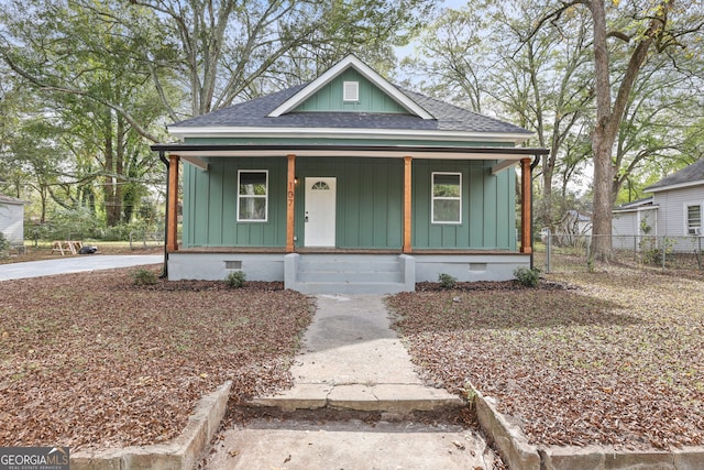 bungalow-style house with covered porch