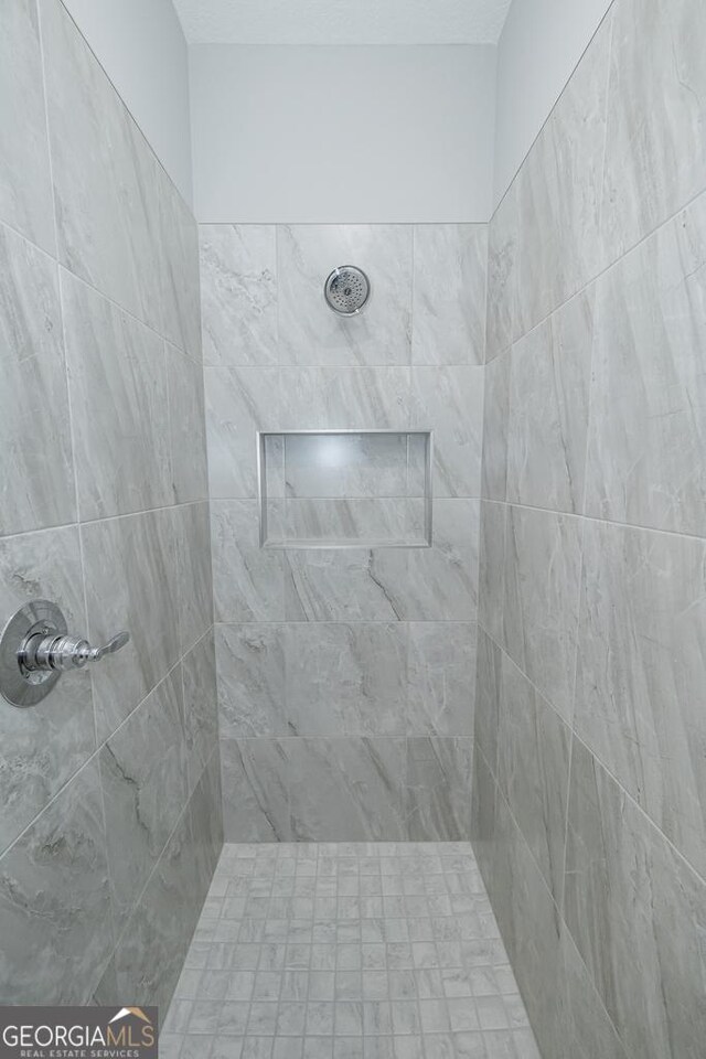184 The Villas Way, Kingsland, GA 31548 - bathroom with tiled shower