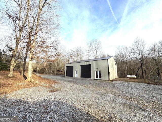 view of outdoor structure with an outbuilding