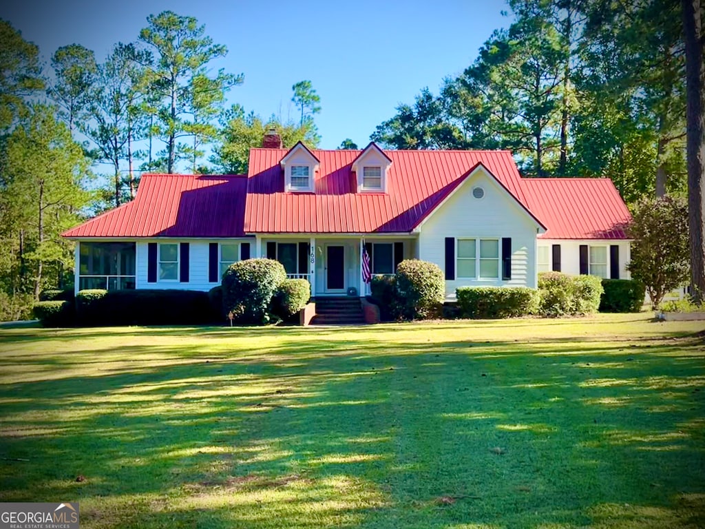 view of front of house with a front yard