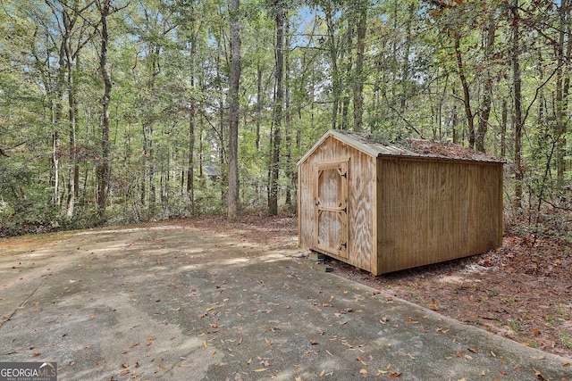 view of outbuilding