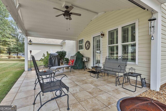 view of yard with a patio area