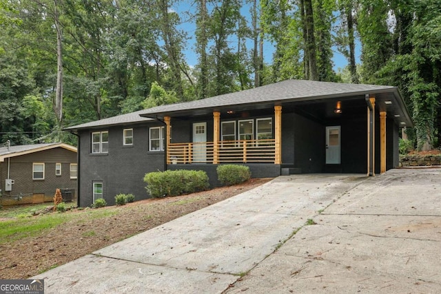 view of front of property with covered porch