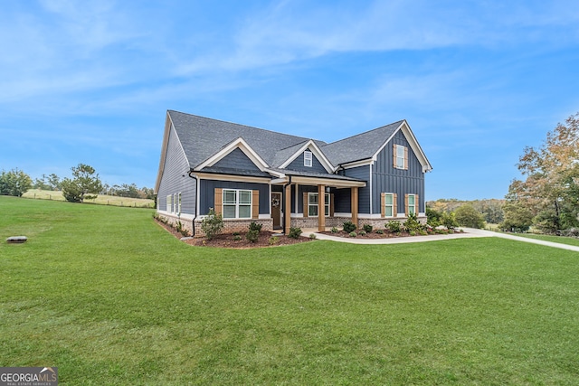 view of front facade with a front lawn