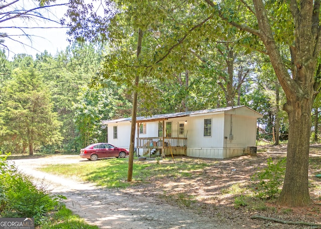 manufactured / mobile home featuring covered porch