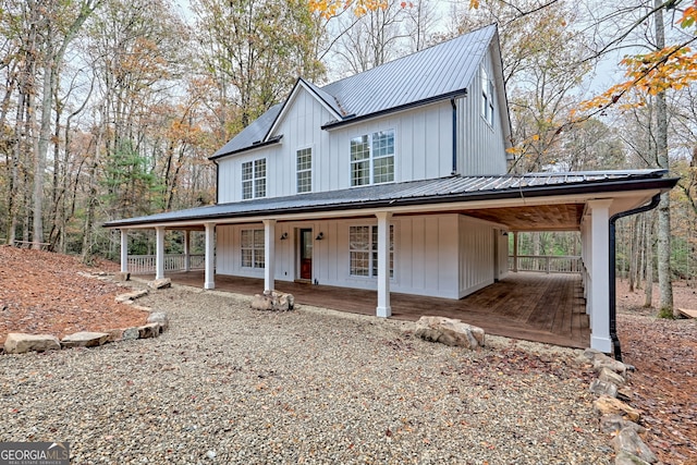 view of front facade featuring a porch