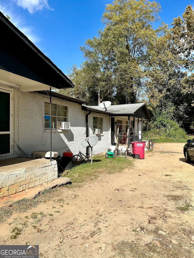 view of yard with cooling unit