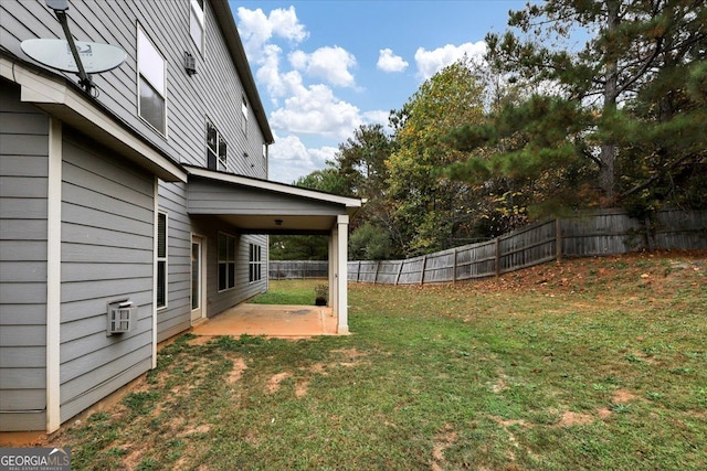 view of yard with a patio