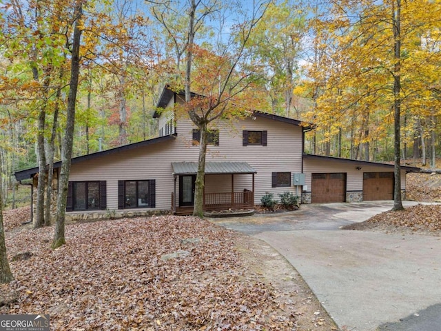 view of front facade featuring covered porch