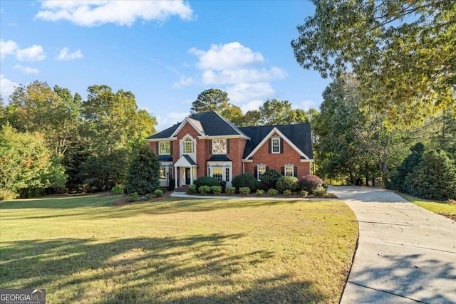 view of front of home featuring a front yard