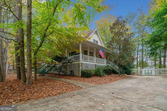 view of front facade with covered porch