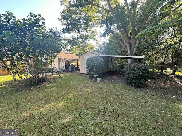 view of yard with a carport