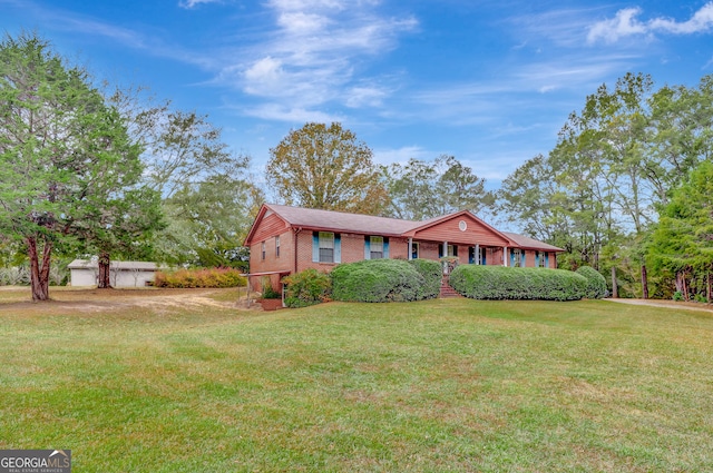 single story home with a front lawn