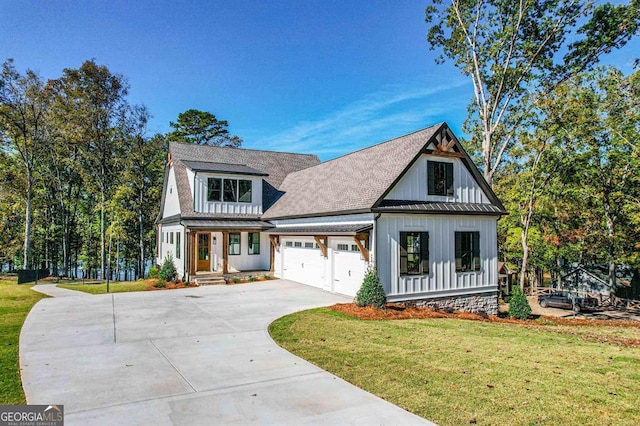 view of front of home with a front lawn