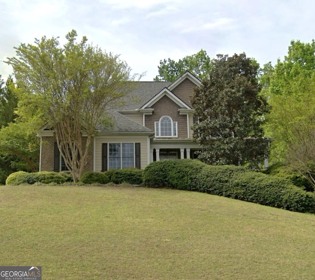 view of front of house featuring a front yard