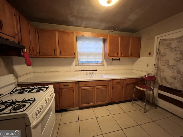 unfurnished dining area featuring a chandelier