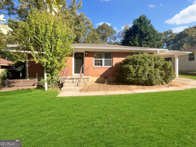 view of front of home with a front lawn