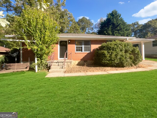 view of front of house with a front yard