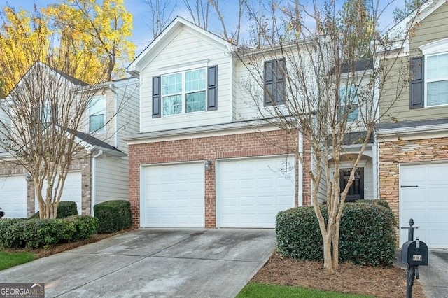 view of front facade featuring a garage