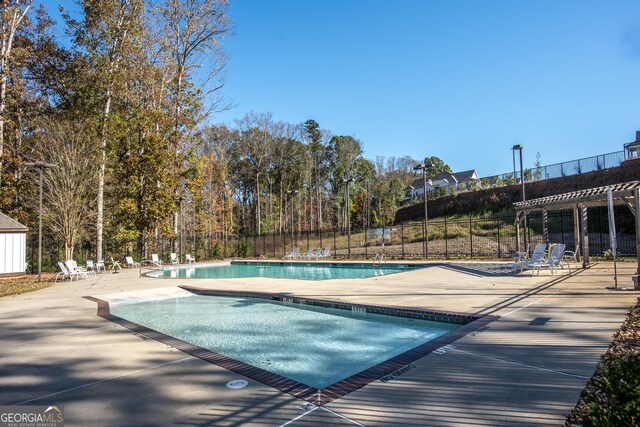 265 Federal St, Athens, GA 30607 - community pool with a patio and fence