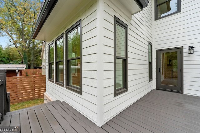 view of front of house featuring a porch, a front yard, and ceiling fan