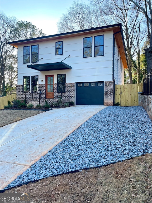 view of front facade featuring a garage