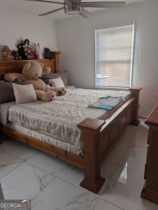 bedroom with ceiling fan