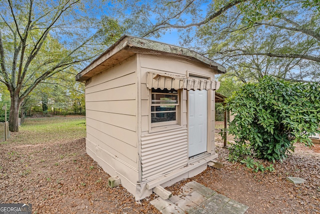 view of outbuilding