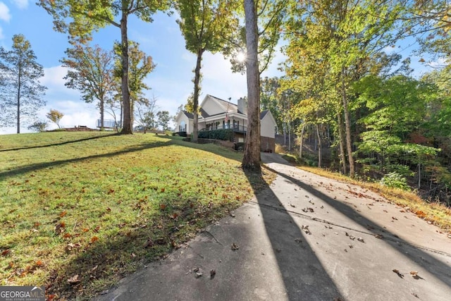 view of front of house with a front lawn