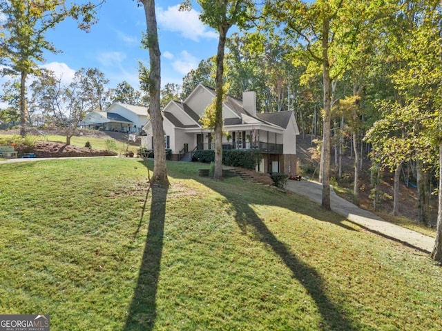 view of front of property with a front yard