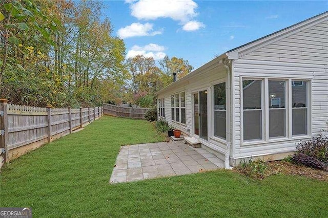 view of yard featuring a patio