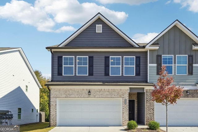 view of front facade featuring a garage