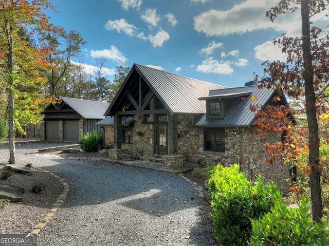 view of front of property featuring a garage