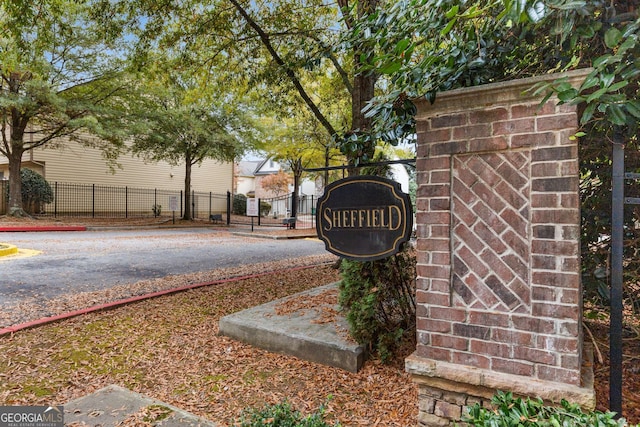 view of community / neighborhood sign