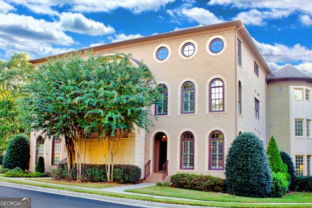 view of mediterranean / spanish house