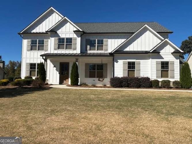 view of front of home featuring a front lawn