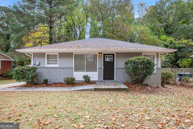 view of front of house with a front yard