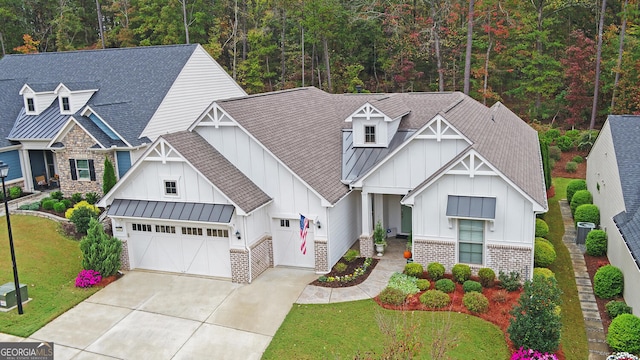 view of front of property with a front lawn