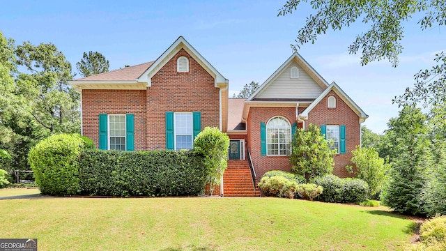 view of front property featuring a front yard