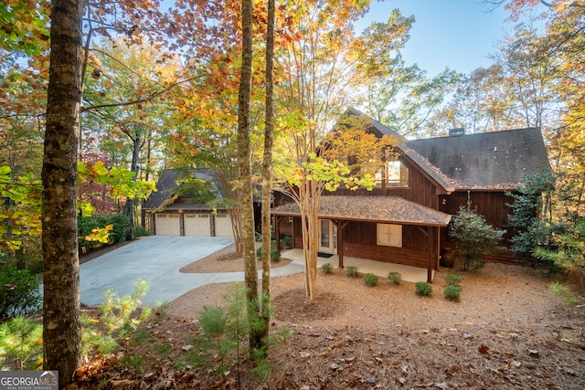 view of front of house with a garage