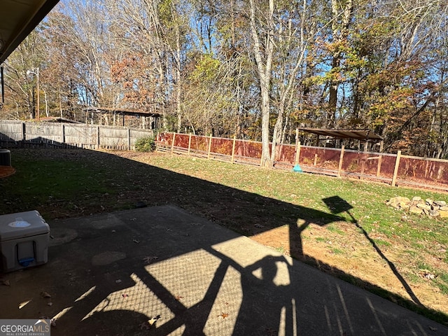 view of yard with a patio