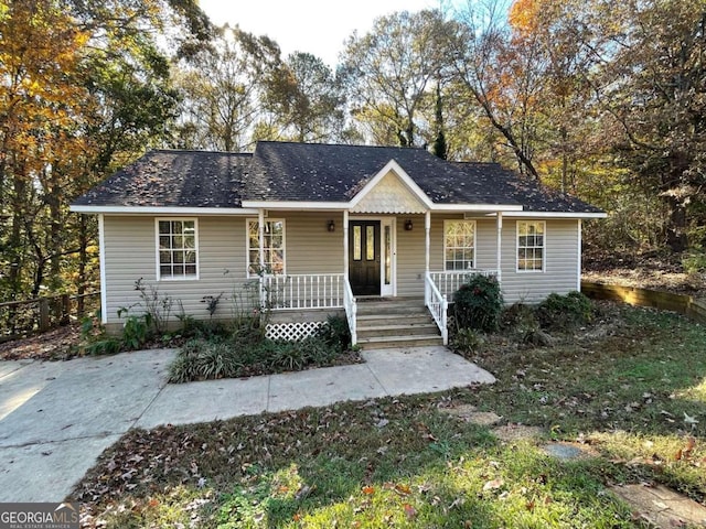 view of front facade featuring a porch