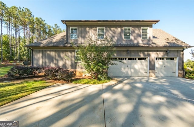 view of front of house with a garage