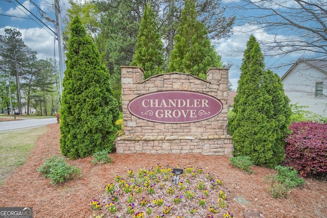 view of community / neighborhood sign