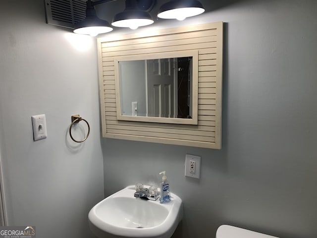 bathroom with sink