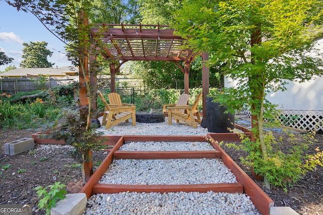 view of yard featuring a pergola