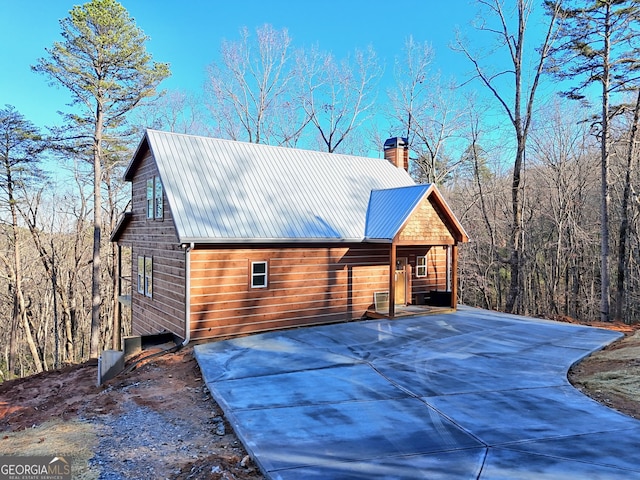 view of front of property