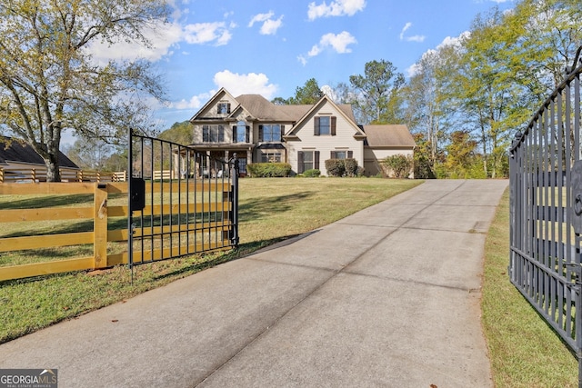 view of front of property with a front yard