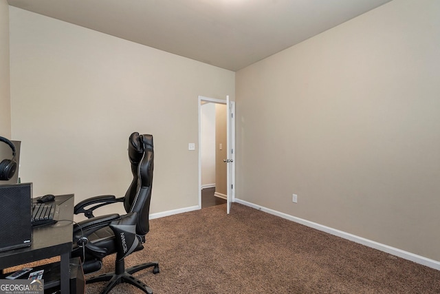 office space featuring carpet